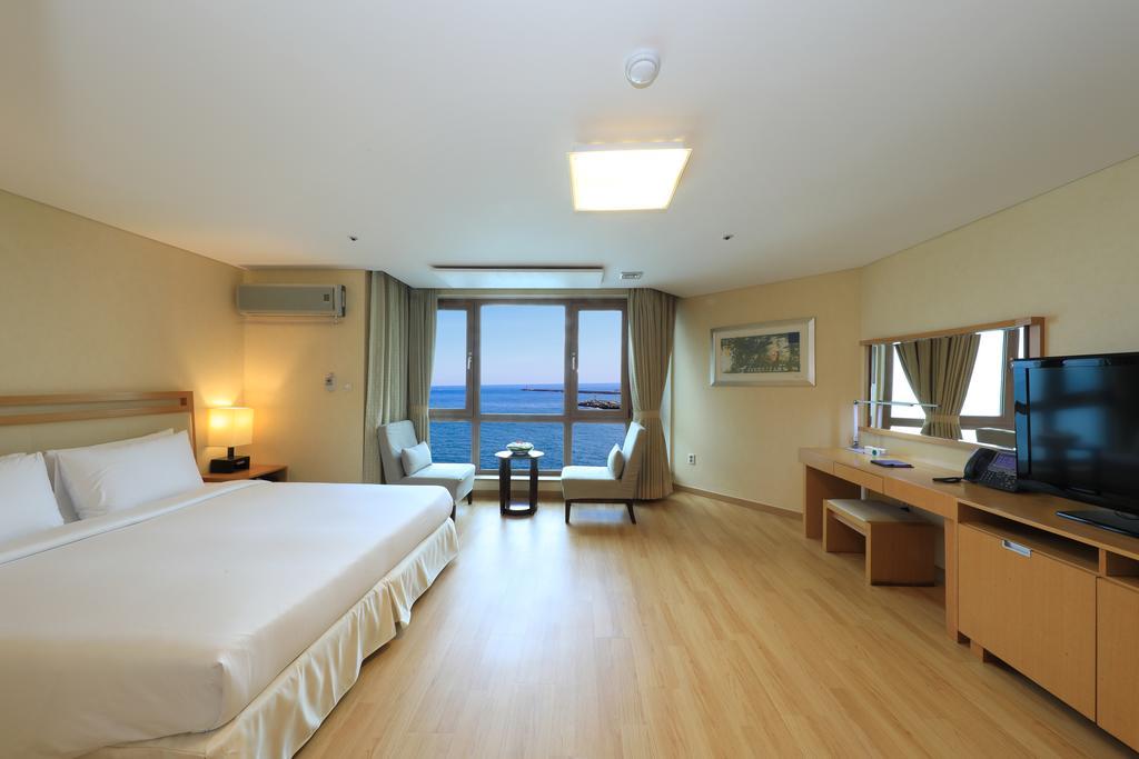 Ocean Suites Jeju Hotel Номер фото